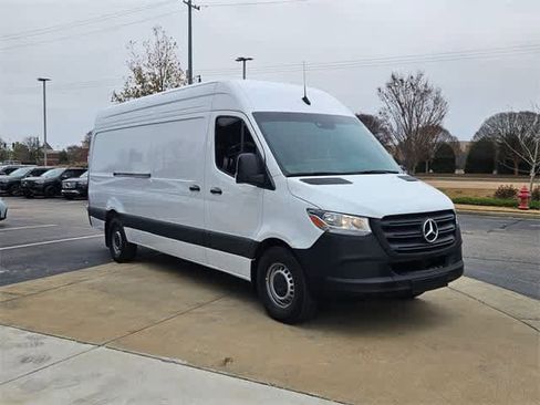 Used 2024 Mercedes-Benz Sprinter 2500 w/ Acoustic Package image 3