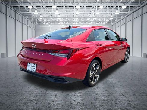 Used 2023 Hyundai Elantra SEL w/ Convenience Package FWD image 7