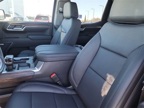 New 2026 GMC Sierra 1500 SLT w/ SLT Premium Plus Package image 16