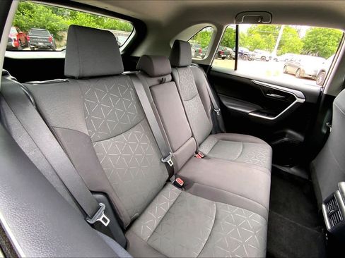 Used 2024 Toyota RAV4 XLE FWD image 19