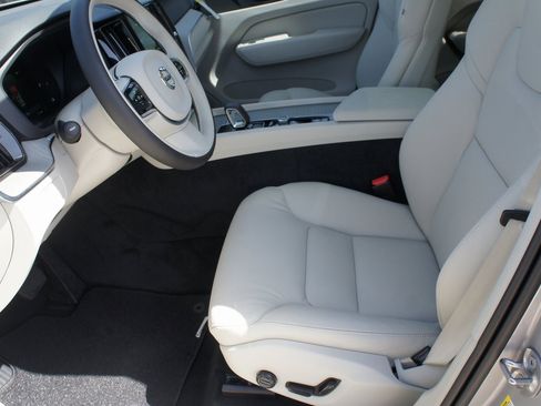 New 2025 Volvo XC60 B5 Plus w/ Protection Package Premier image 20