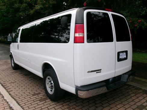 Used 2016 Chevrolet Express 3500 LT w/ LT Preferred Equipment Group RWD image 5
