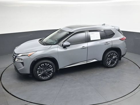Certified 2024 Nissan Rogue Platinum w/ Platinum Premium Package AWD/4WD image 38