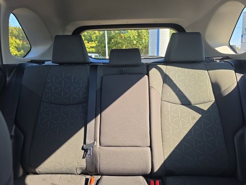 Used 2021 Toyota RAV4 XLE w/ Convenience Package image 44