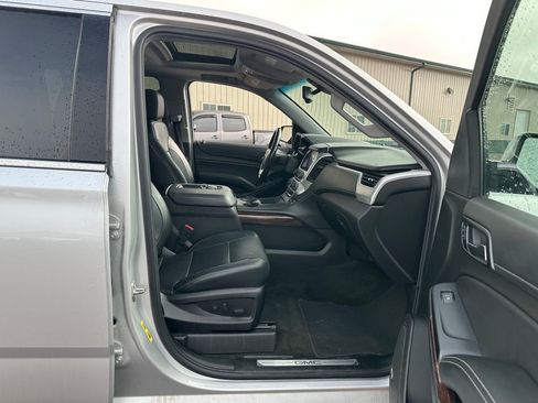 Used 2018 GMC Yukon XL SLT w/ Open Road Package AWD/4WD image 29