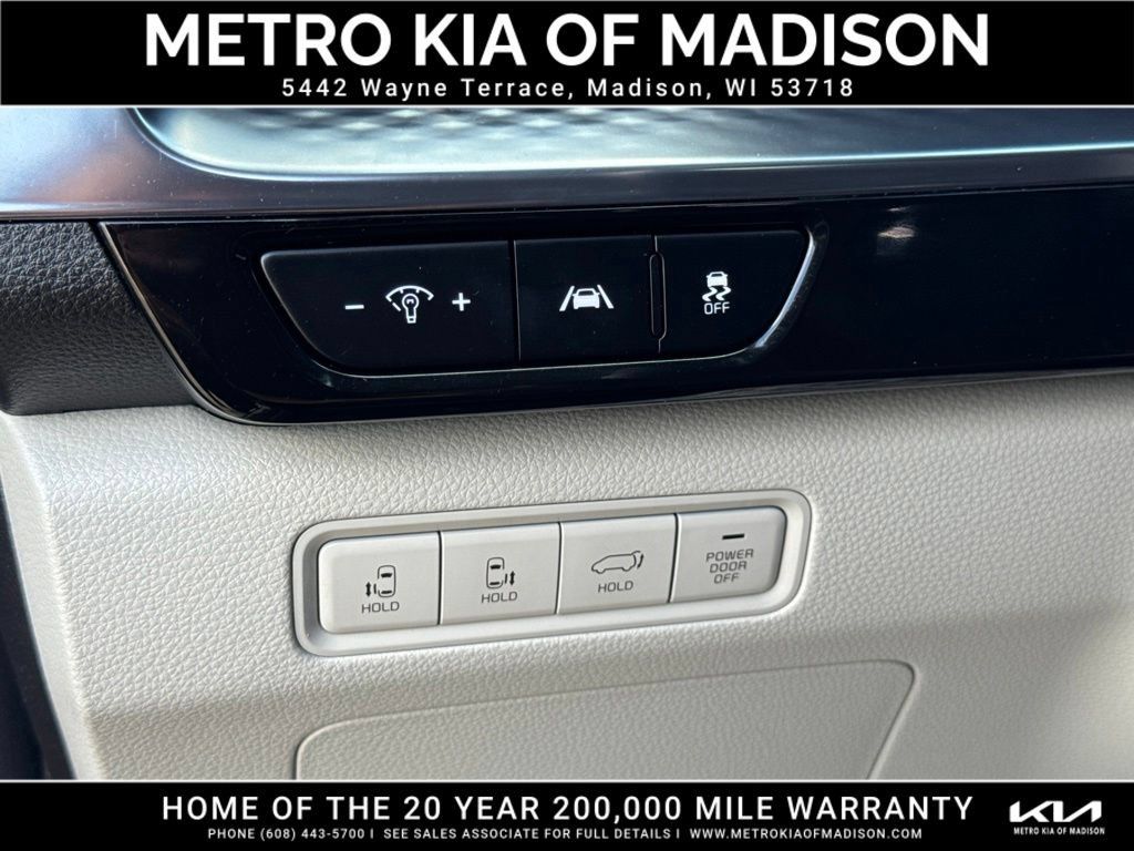 Used 2024 Kia Carnival SX Prestige FWD image 17