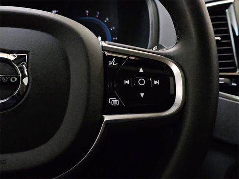 Used 2023 Volvo XC90 B6 Ultimate w/ Protection Package Premier image 32