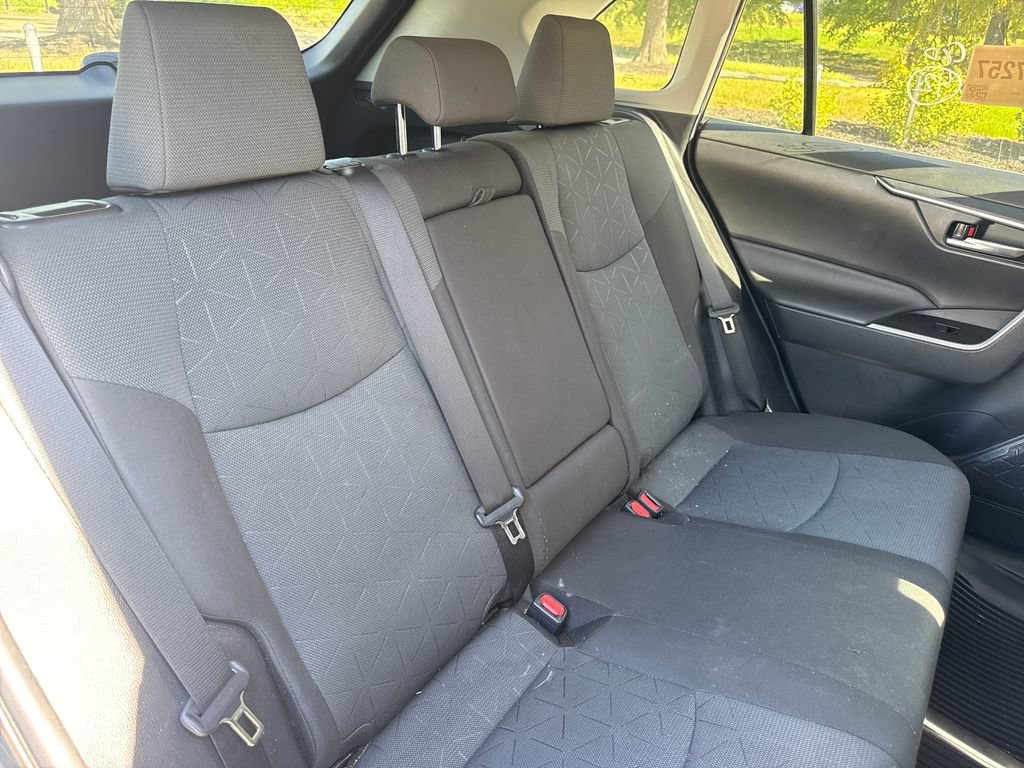 Used 2021 Toyota RAV4 XLE w/ XLE Grade Weather Package AWD/4WD image 34