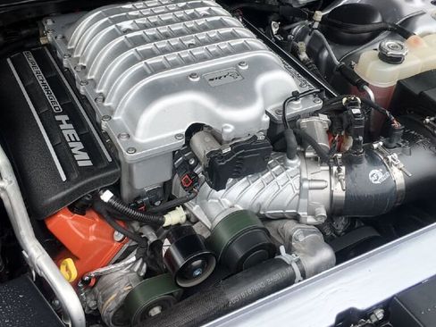 Used 2016 Dodge Challenger SRT Hellcat image 26