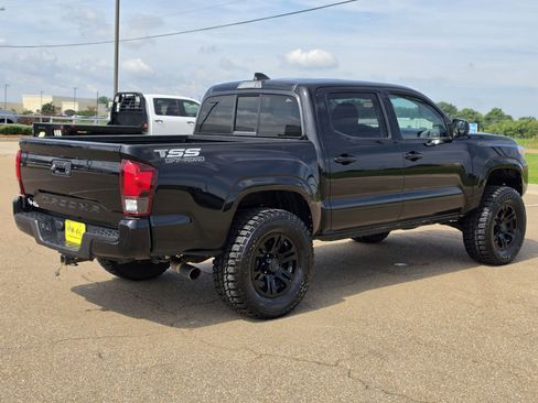 Used 2022 Toyota Tacoma SR w/ SR Convenience Package RWD image 5