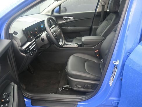 Used 2026 Kia Sportage EX FWD image 16