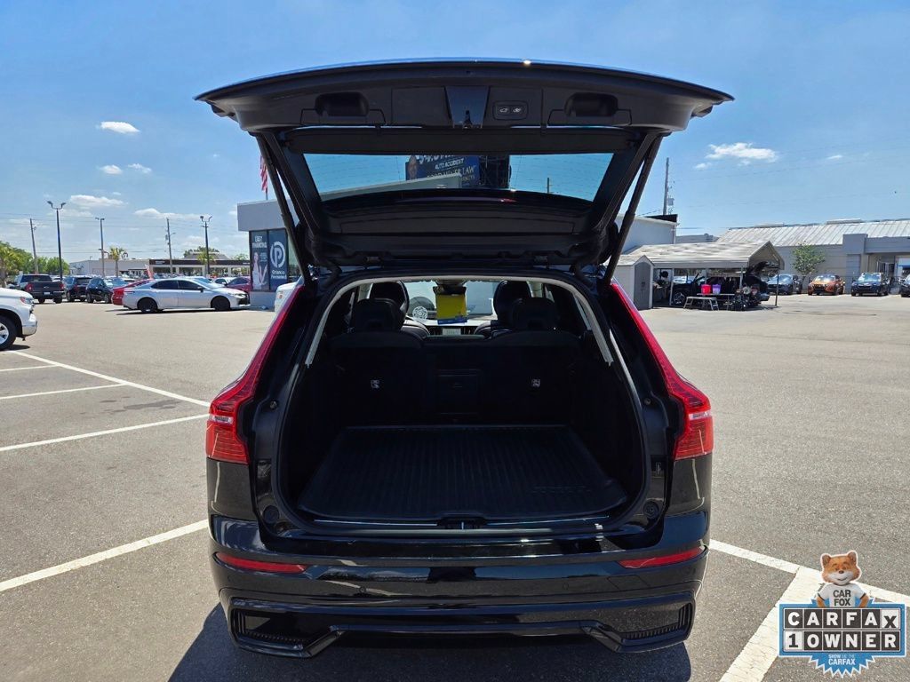 Used 2024 Volvo XC60 B5 Plus AWD/4WD image 18