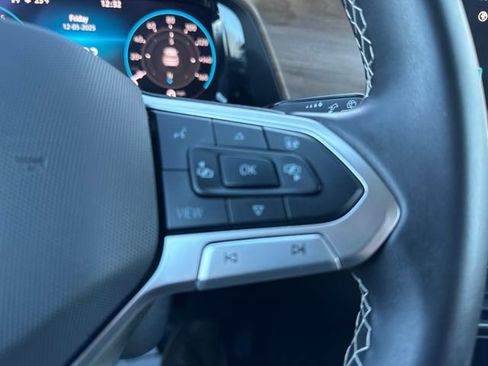 Certified 2025 Volkswagen Atlas SE image 20