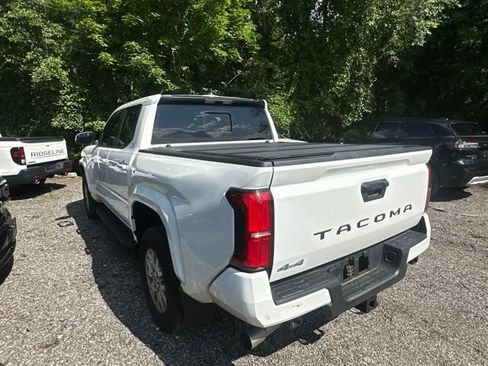 Used 2024 Toyota Tacoma SR5 AWD/4WD image 2