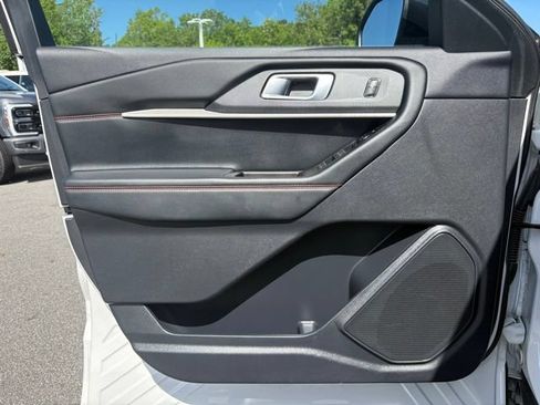 Used 2025 Ford Explorer ST-Line w/ ST-Line Street Pack AWD/4WD image 10