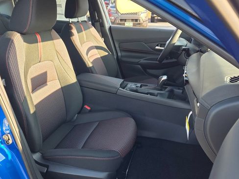 New 2027 Nissan Sentra SR w/ Floor Mat Package FWD image 14