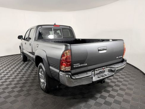 Used 2014 Toyota Tacoma w/ SR5 Package image 15