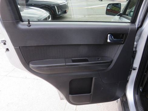 Used 2011 Ford Escape Limited w/ 302A Rapid Spec Order Code image 25