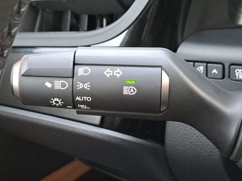 Used 2025 Lexus ES 300h w/ Premium Package image 27