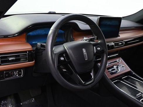 Used 2023 Lincoln Aviator Reserve w/ Elements Package Plus AWD/4WD image 8