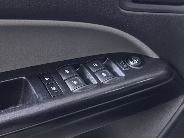 Used 2022 Chevrolet Colorado W/T AWD/4WD image 24
