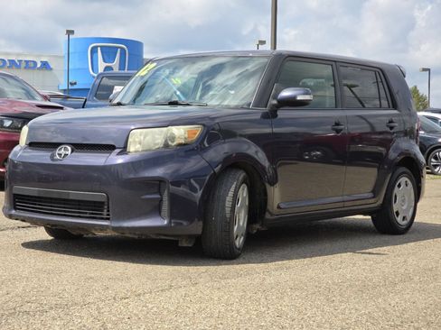 Used 2012 Scion xB FWD image 13