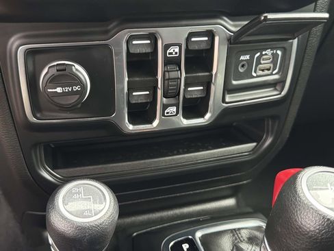 Used 2023 Jeep Wrangler Unlimited Sport AWD/4WD image 23