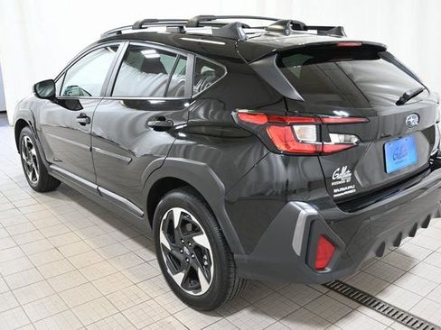 Used 2024 Subaru Crosstrek 2.5i Limited w/ Crosstrek Mirror Package image 10