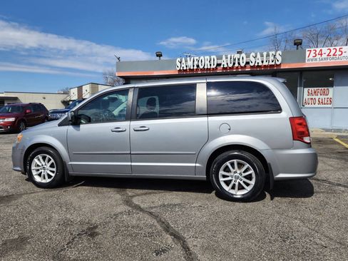Used 2014 Dodge Grand Caravan SXT image 3