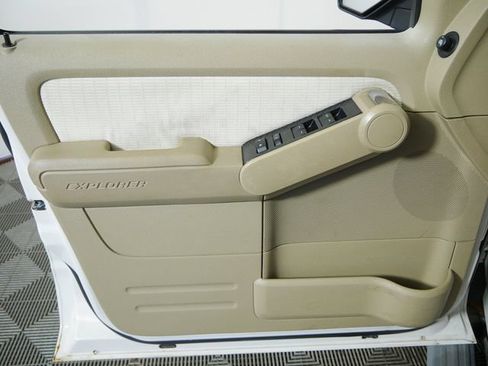 Used 2010 Ford Explorer XLT AWD/4WD image 19