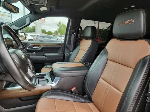 Used 2023 Chevrolet Silverado 1500 High Country w/ Technology Package AWD/4WD image 13