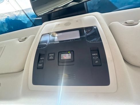 Used 2025 Lexus ES 300h Ultra Luxury w/ Accessory Package (Z1) FWD image 34