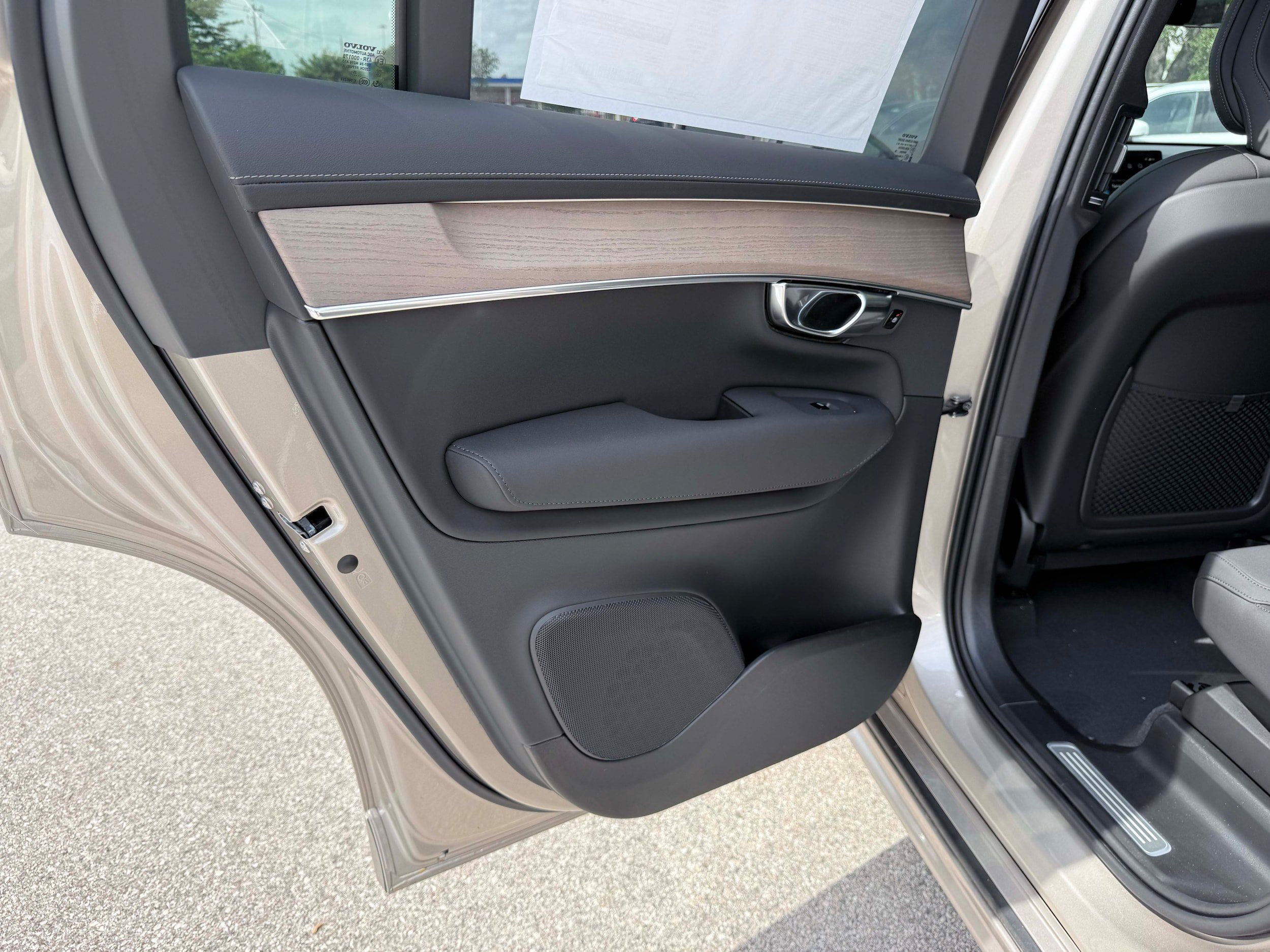 New 2026 Volvo XC90 T8 Plus AWD/4WD image 14