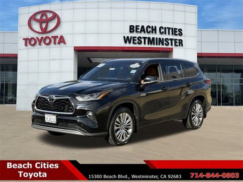 Used 2023 Toyota Highlander Platinum image 6