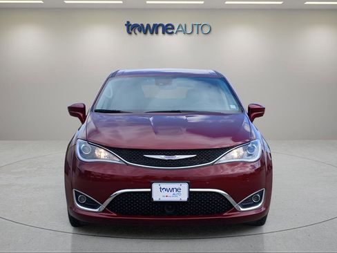 Used 2020 Chrysler Pacifica Touring w/ Advanced Safetytec Group FWD image 8