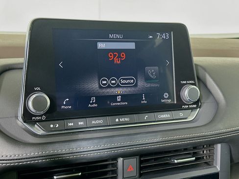 Used 2023 Nissan Rogue SV FWD image 21