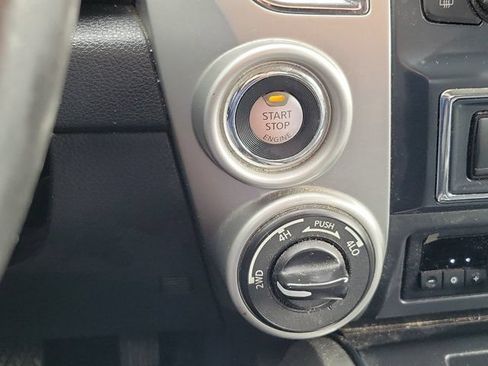Used 2019 Nissan Titan PRO-4X w/ Pro-4x Convenience Package AWD/4WD image 27