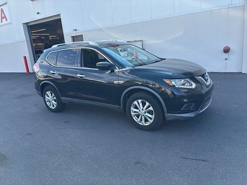 Used 2016 Nissan Rogue SV w/ SV Premium Package AWD/4WD image 2