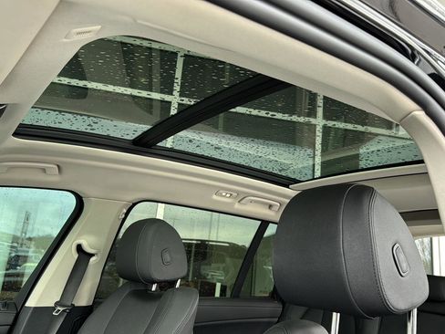 Used 2022 BMW X7 xDrive40i w/ Parking Assistance Package image 27