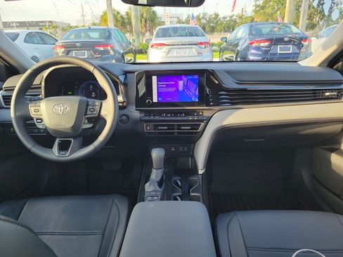 Used 2025 Toyota Camry LE w/ Convenience Package FWD image 16