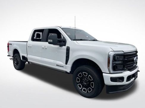 Used 2025 Ford F350 Platinum AWD/4WD image 7