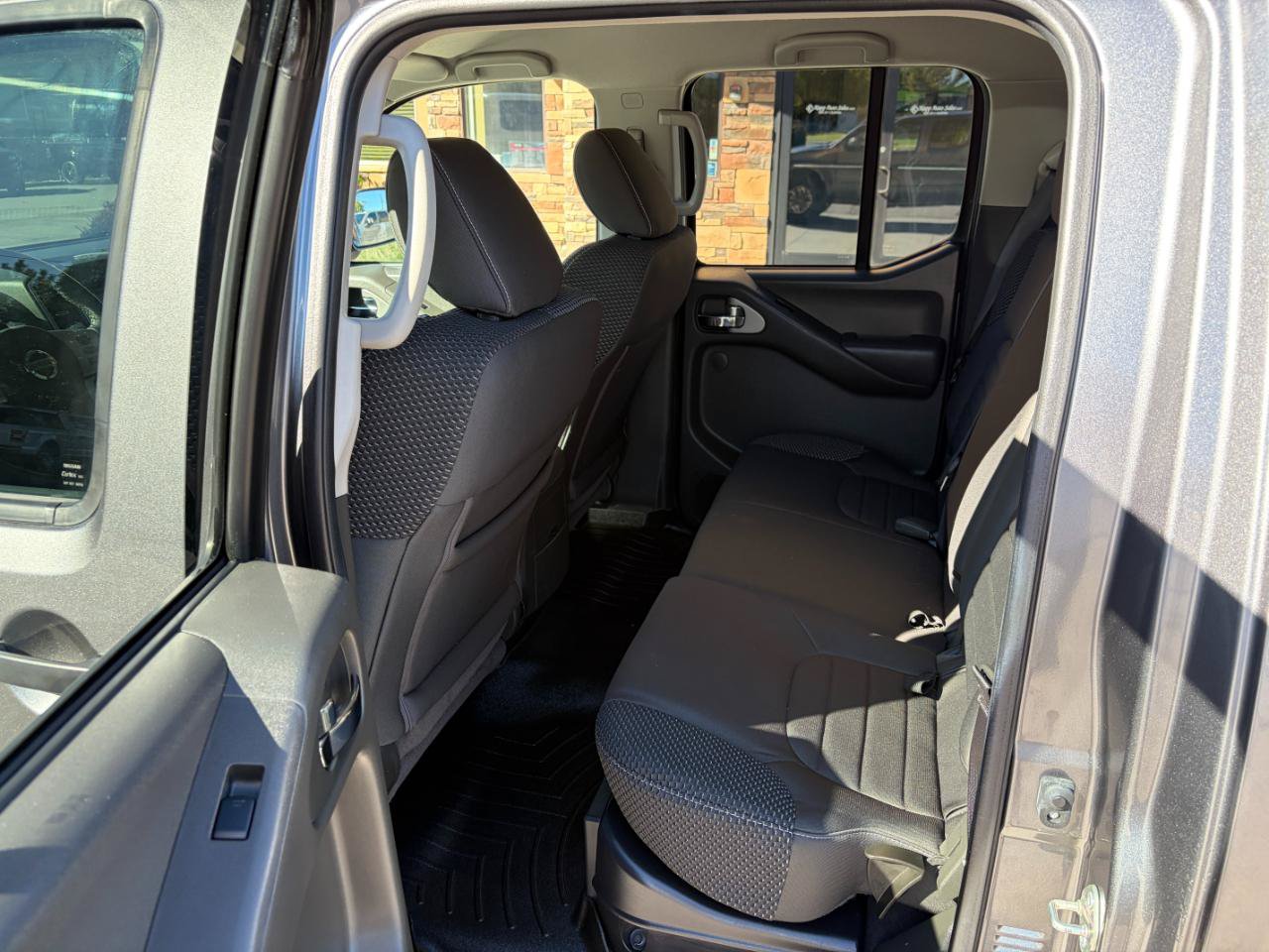 Used 2019 Nissan Frontier PRO-4X AWD/4WD image 5