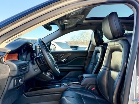 Certified 2022 Lincoln Corsair Reserve w/ Equipment Group 201A image 16