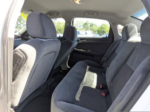 Used 2016 Chevrolet Impala LT FWD image 18