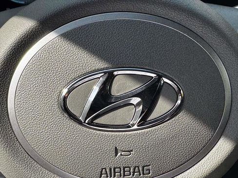 Used 2023 Hyundai Elantra SEL w/ Convenience Package FWD image 30