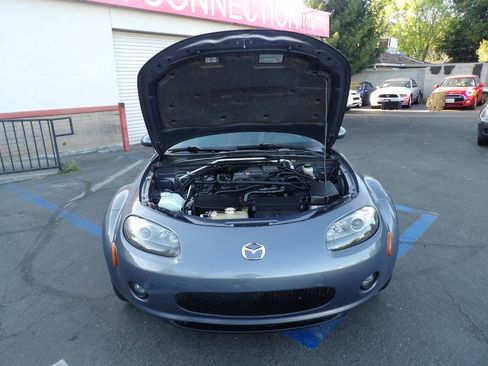Used 2006 MAZDA MX-5 Miata Grand Touring w/ Premium Pkg image 10