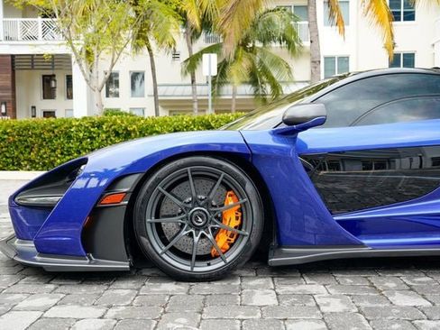Used 2019 McLaren Senna image 12