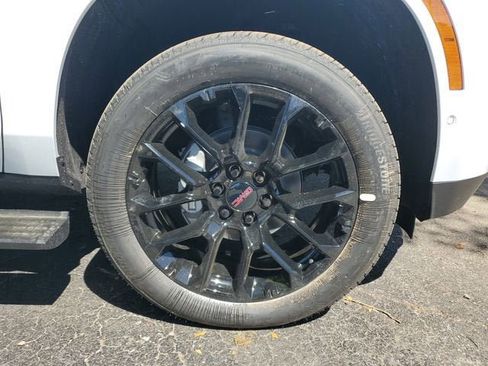 New 2026 GMC Yukon XL Denali w/ Sun & Power Step Package AWD/4WD image 6