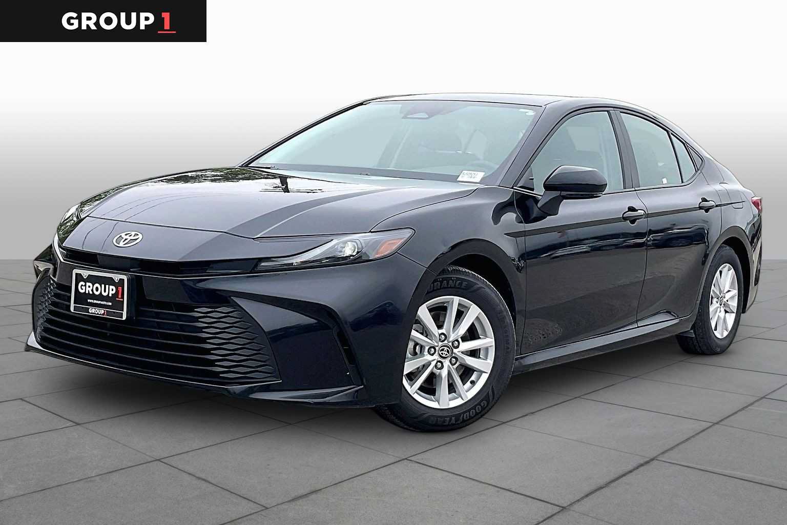 Used 2025 Toyota Camry LE FWD image 1