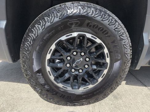 Used 2026 Chevrolet Silverado EV Trail Boss AWD/4WD image 63